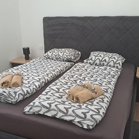 Blue Harmony 2 Apartman Malinska Kültér fotó