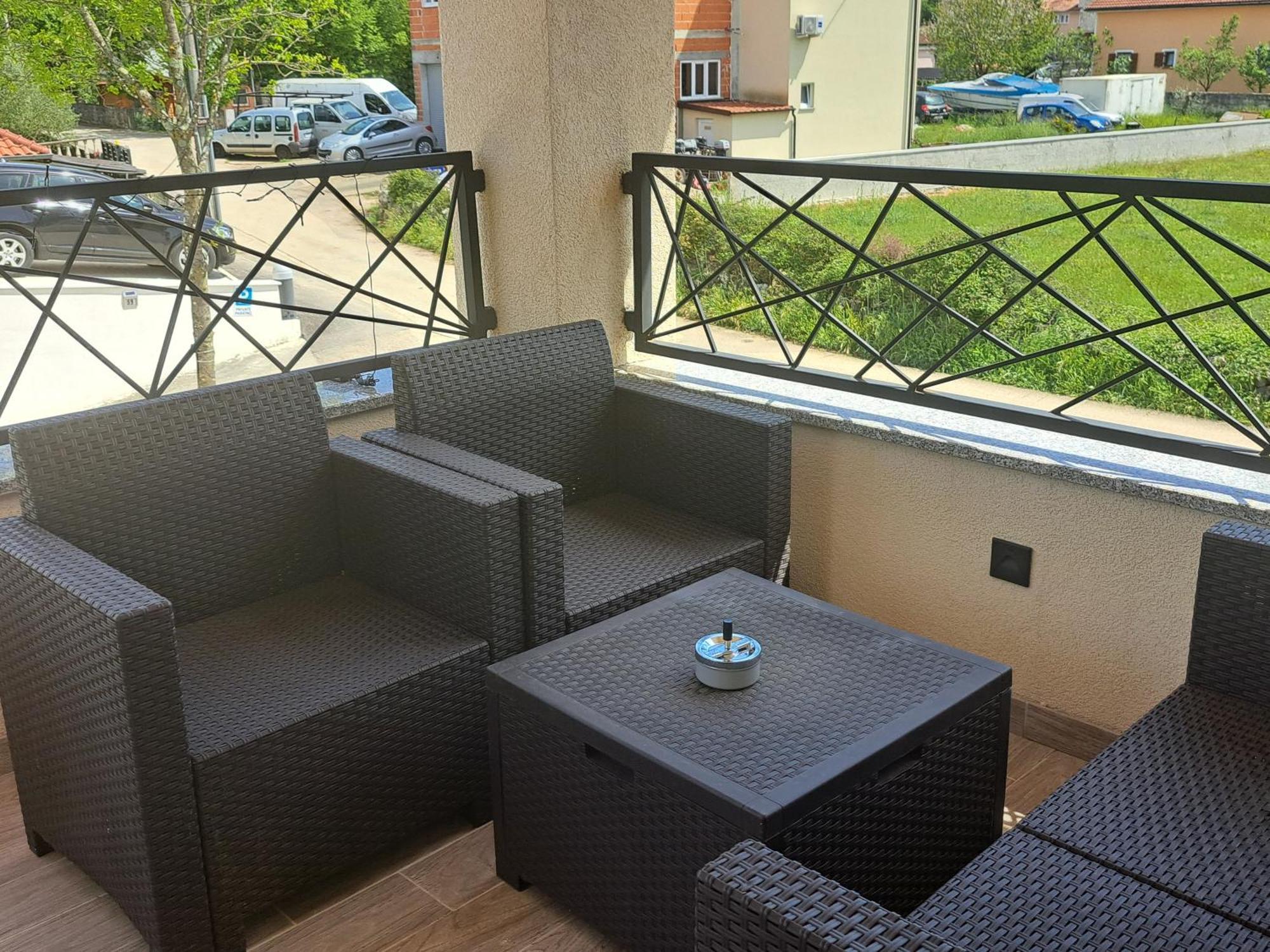 Blue Harmony 2 Apartman Malinska Kültér fotó